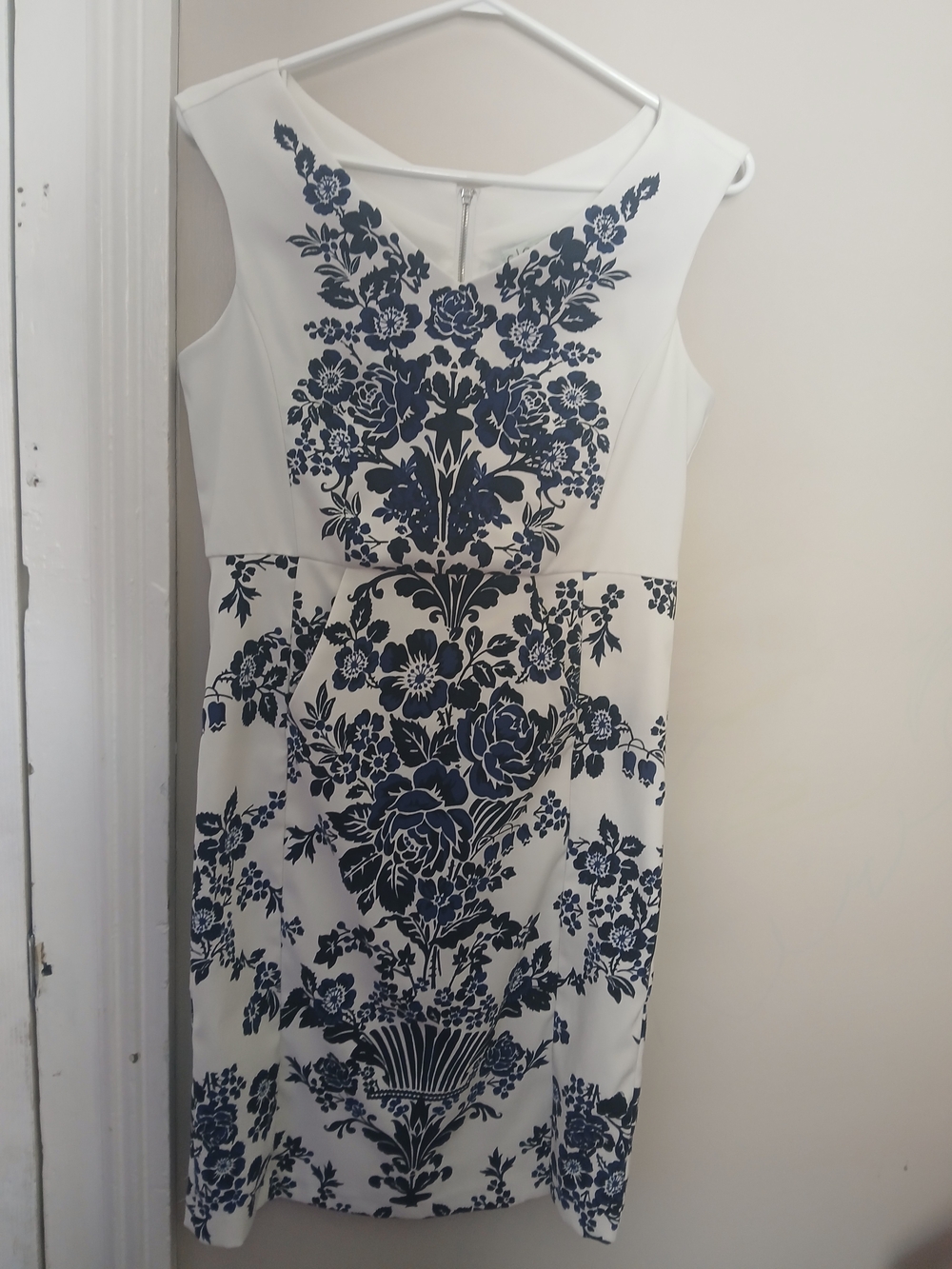 Cleo Navy Floral Print White Knee Length Dress With Pockets